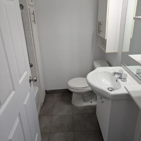 2 CH - 1 SDB - Québec - $1,249 /mo - Photo 4