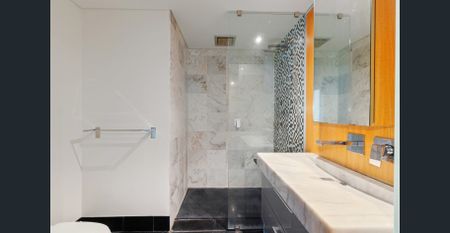 Executive unfurnished 2-Bedroom Apartment with Spectacular Swan River Views – Condor Tower - Photo 3