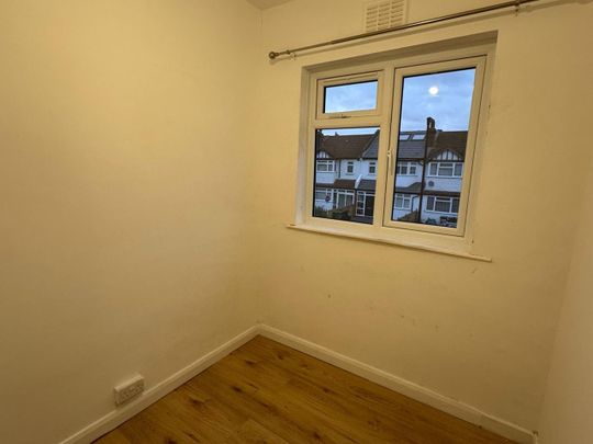 4 Bed Semi-Detached House, Woodmansterne Road, SW16 - Photo 1