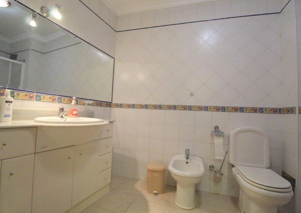 Apartamento T2, para arrendamento anual, próximo da praia em Albufeira, Algarve