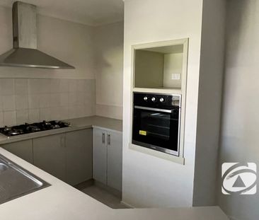 FAMILY LIVING IN LANGWARRIN PARK ESTATE - Photo 1