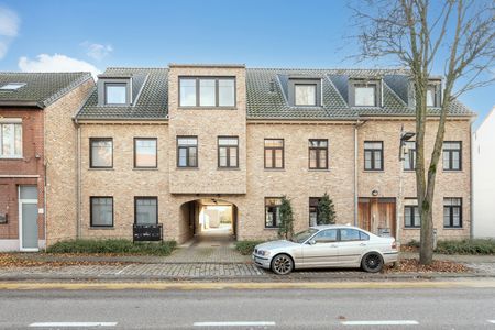 APPARTEMENT OP DE EERSTE VERDIEPING MET 2 SLPKS - Foto 4