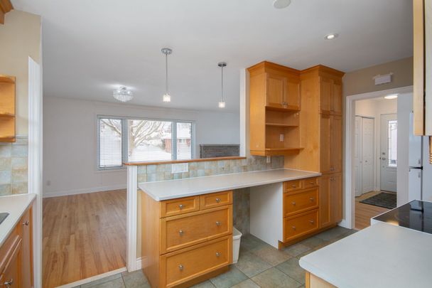 For Lease - 2366 Cheshire Road, Parkway Park - Queensway Terrace S and Area, Ontario - Photo 1