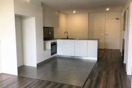 Prime Location - Photo 4