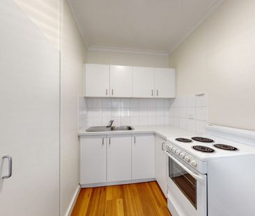 Private yet spacious - Photo 3