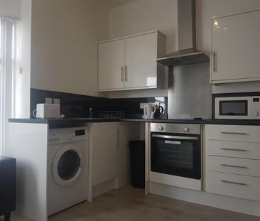 Flat 2 - Photo 4