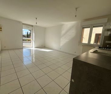 Location Appartement 3 pièces 53m² CLERIEUX 26260 - Photo 2