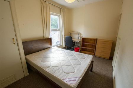 4 bedroom house to rent - Photo 2