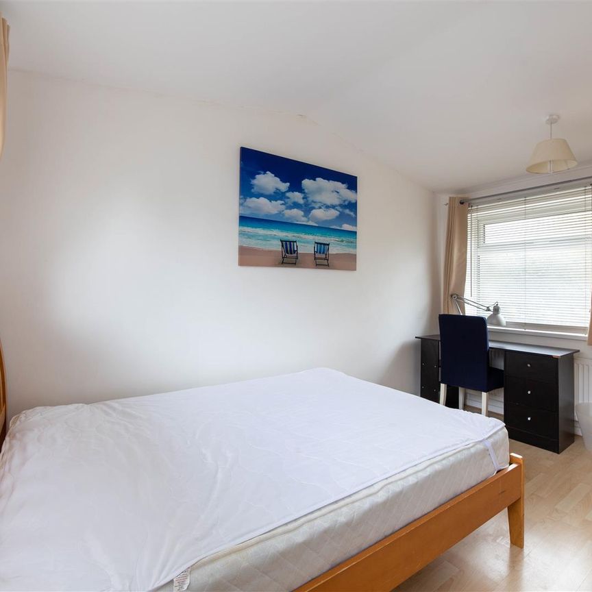 3 bed semi-detached house to rent in Henry Square, Newcastle Upon Tyne, NE2 - Photo 1