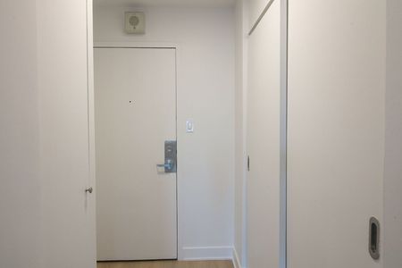 1975 Maisonneuve Blvd West, Montréal, QC - Photo 3