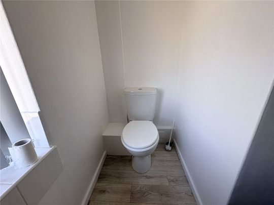 Brisbane Court, Newark, Notts, NG24 - Photo 1