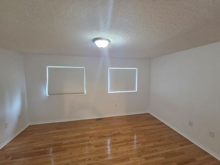 For Lease - 111 Dunsmore Lane, Barrie, Ontario - Photo 2