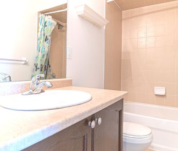 For Lease - 2435 Greenwich Drive Unit# 55, Oakville, Ontario - Photo 5