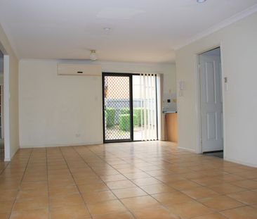 3 BED VILLA IDEALLY SITUATED OFF DAW ROAD RUNCORN - Photos Taken in... - Photo 1