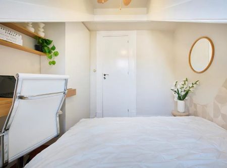 Largo Vitorino Damásio, Lisbon, Lisbon 1200-872 - Photo 3