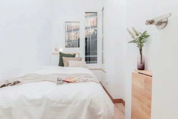 Plaça de Lesseps, Barcelona, Catalonia 08023 - Photo 1