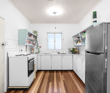 10 Merle Street, Carina QLD 4152 - House For Rent | Domain - Photo 6