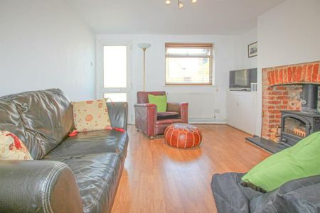 2 bedroom terraced house to rent - Photo 4