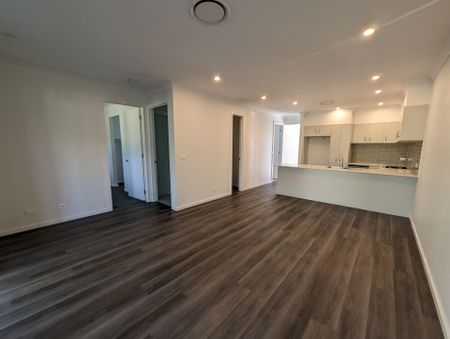 Beautiful Home - Photo 3