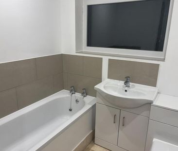 3 bedroom detached bungalow to rent - Photo 6