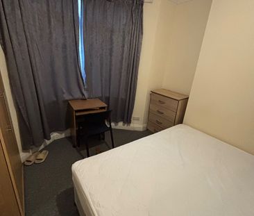 Room in a Shared House, St. Martins Place, BN2 - Photo 6