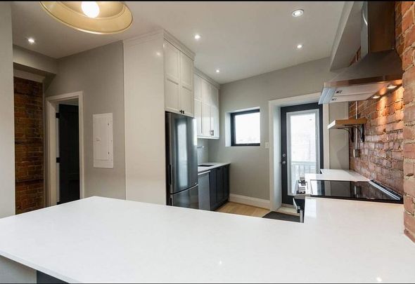 For Lease - 1216 Dundas Street Unit# 3, Toronto, Ontario - Photo 1