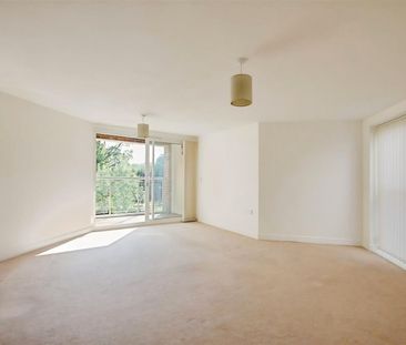 Lawn Lane, Hemel Hempstead - Photo 1