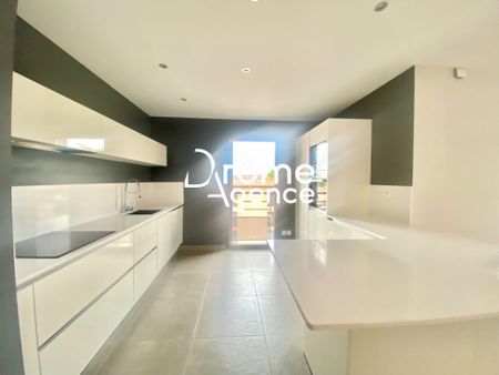 Location Appartement 3 pièces 82m² TOURNON SUR RHONE 07300 - Photo 2