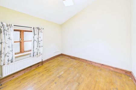 4 bedroom semi-detached house to rent - Photo 2