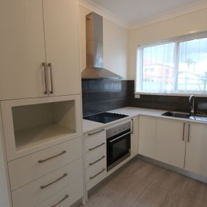 NEAR NEW GRANNY FLAT - Photo 2