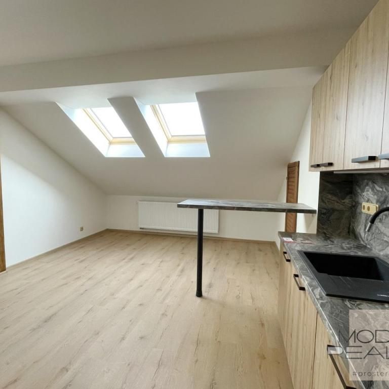 Pronájem bytu 3+1 140 m2 - Fotografie 1