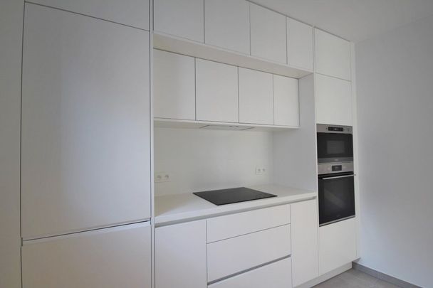 Prachtige nieuwbouwwoning met 3 slaapkamers midden in het centrum van Sint-Truiden - Photo 1