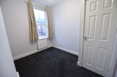 3 bedroom House in Highthorne View Bed), Armley Leeds - Photo 1