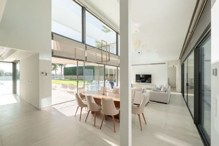 4 Bedroom Villa For Rent in Benahavís, Málaga - Photo 3