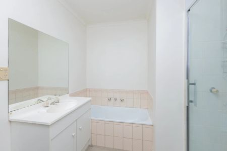 Stylish, Comfortable & Convenient Living in a Quiet Court Location - Photo 5