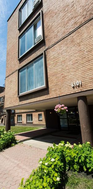 209-6001 - 6001 Chemin De La Côte Saint-Luc, Montréal - Photo 1