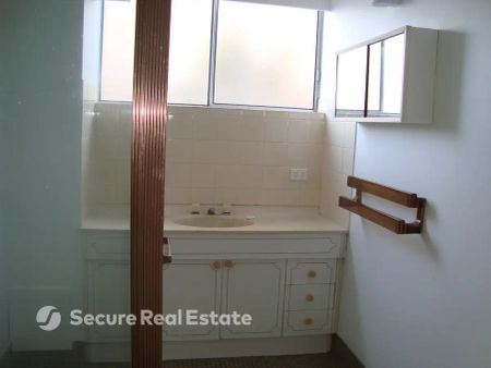 “Auchenflower Unit with River & City Views” - Photo 2