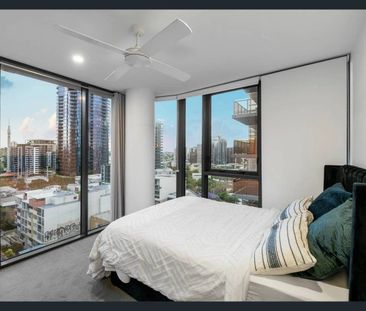 Spacious & Stylish Apartment in the Heart of South Brisbane! - Photo 3