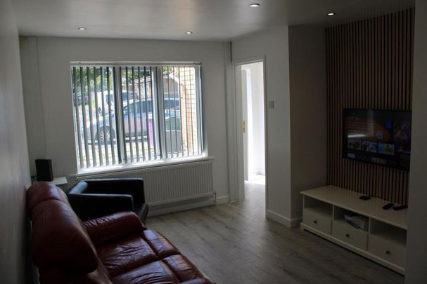 4 bedroom house to rent - Photo 1