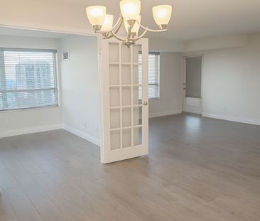 For Lease - 25 Kingsbridge Garden Circle Unit# 1525, Mississauga, O... - Photo 2