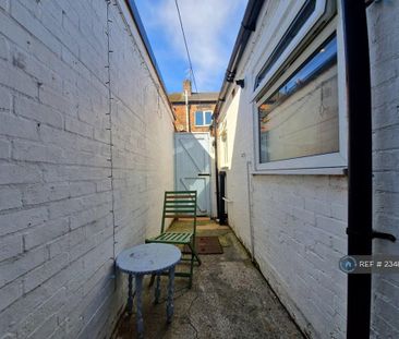 2 bedroom terraced house to rent - Photo 6