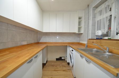 2 bedroom Property to rent - Photo 4