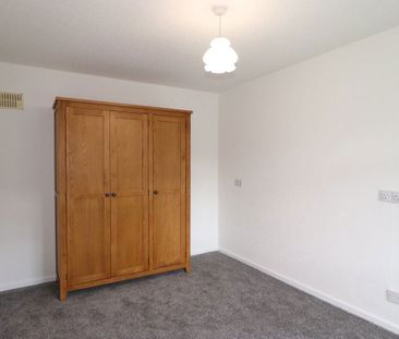 Bungalow in Ellesmere Way, Morton, Carlisle - Photo 4