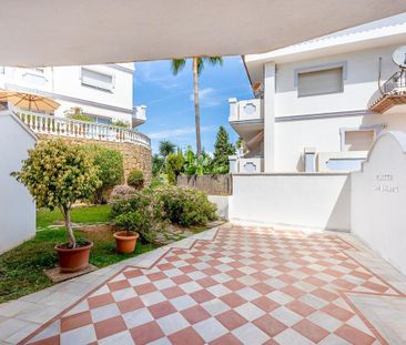 Apartment in Nueva Andalucía, Costa del Sol - Photo 4