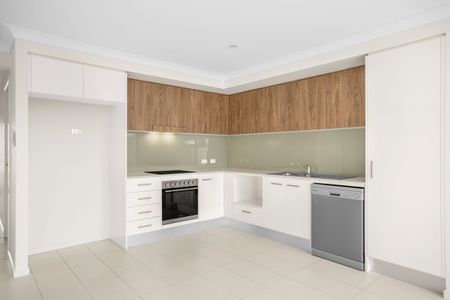 Spacious Townhouse offering Low Maintenance Living in Popular Location - Photo 4