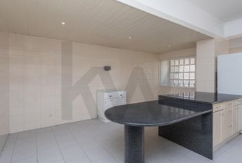 Apartamento T4 em Lisboa