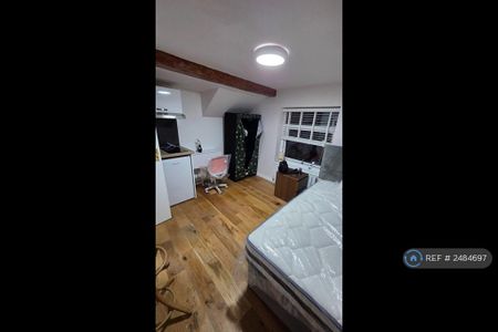 1 bedroom in a house share to rent - Photo 5