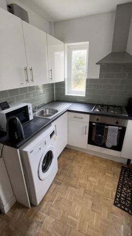 1 bedroom in a house share to rent - Photo 3