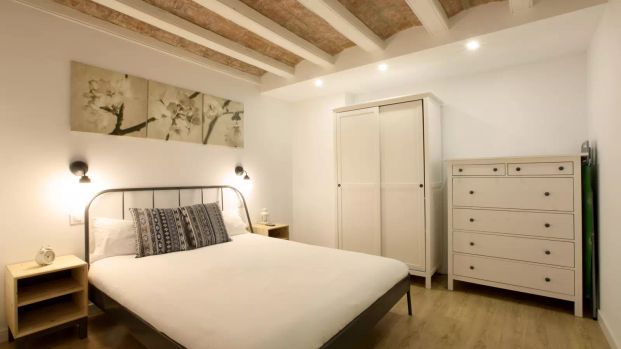 2-bedroom apartment for rent in Sant Pere Santa Caterina i la Ribera - Photo 1