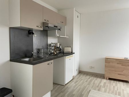 Location Appartement 1 pièce 27m² LA ROCHELLE 17000 - Photo 4